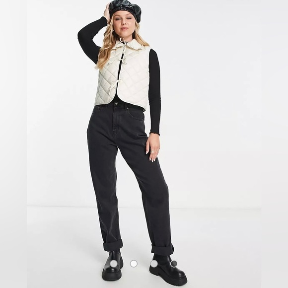 Monki Quilted Vest with Collar in Cream - Size Small - Picture 2 of 16